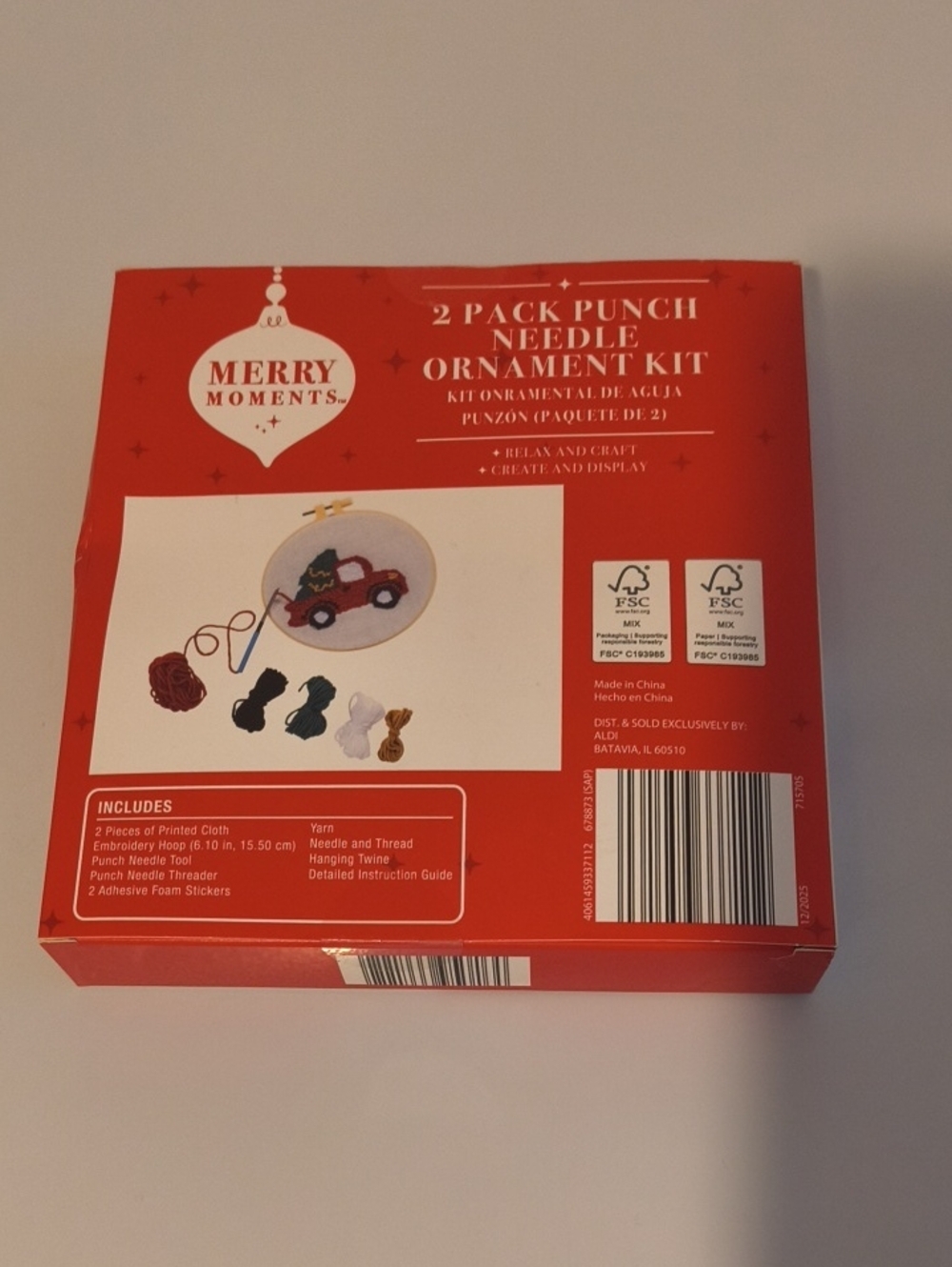 Red 2-Pack Punch Needle Ornament Kit